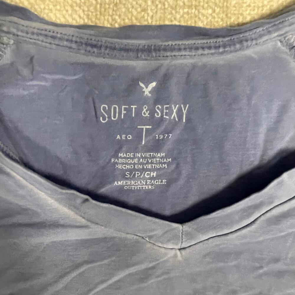 American Eagle Blue Faded Soft & Sexy V-Neck T-Shirt - Oversized - Size Small - Picture 5 of 7